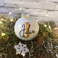 Weihnachtskugel personalisiert – Individuelle Christbaumkugeln aus Glas mit Namen