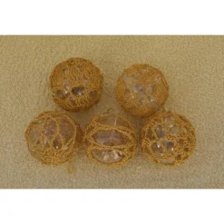 Weihnachtskugel Set 5 Stk aus Acryl umhäkelt mit goldfarbenen Garn, zum Aufhängen.