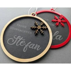 Weihnachtskugeln aus Holz und Acryl - Individuelle Namen Dekoration für deinen Weihnachtsbaum