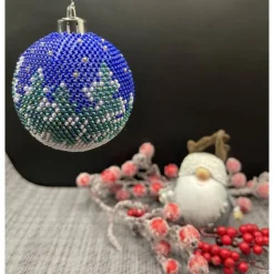 Weihnachtskugeln/Weihnachtsbaumschmuck / Christbaumschmuck gehäkelt mit Baumwollgarn und kleinen Glasperlen