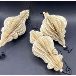 Weihnachtsschmuck aus Papier alte Buchseiten Upcycling Wabenoptik Christbaumschmuck