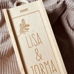 Weinbox mit Gravur | Weinkiste Geschenk individuell gestalten | Weinbox als Hochzeitsgeschenk | Weinpräsent Holzoptik