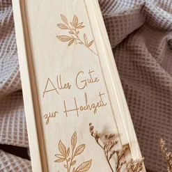 Weinbox mit Gravur | Weinkiste Geschenk individuell gestalten | Weinbox als Hochzeitsgeschenk | Weinpräsent Holzoptik