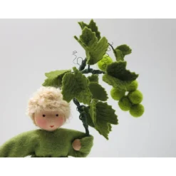 Weintrauben Junge - Jahreszeitentisch - Waldorf - Blumenkinder - Art.Nr. HE17