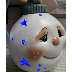 Weisse Weihnachtskugel zum Beleuchten