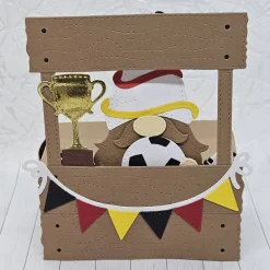 Wichtelbox Fußballfieber – Geschenkbox im Fußball-Design mit Wichtel-Figur
