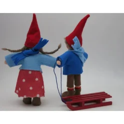 Wichtelpärchen mit Schlitten - Winter -  Blumenkind - Jahreszeitentisch - Waldorf Art - Art.Nr.WI20