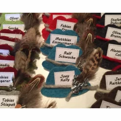Wiesn-Anstecker Filz-Brosche Trachten-Brosche Namensträger Hut, Oktoberfest-give-away, Veranstaltung, Hochzeit, Wunschbeschriftung, Personalisierung