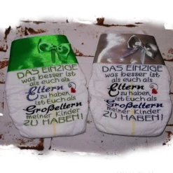 Windel Großeltern Bestickte Windel für Oma und Opa