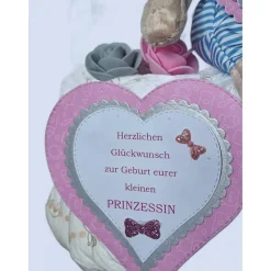 Windeltorte rosa Mädchen – personalisiertes Windelschloss mit Kuschelbärchen & Glückwunsch