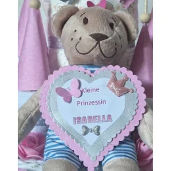 Windeltorte rosa Mädchen – personalisiertes Windelschloss mit Kuschelbärchen & Glückwunsch