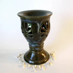 Windlichtpokal aus Keramik Lichtdekoration sehr schön als Tischdekoration für eine festliche Tafel