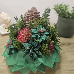 Winterwald Kerzenblumenstrauß Rapswachs | Tannenzapfen & Weihnachtsstern-Deko | Rot-Grünes Adventsgesteck | Veganes Unik