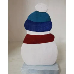 Witziger Schneemann aus Holz