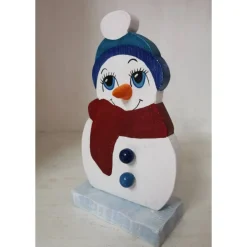 Witziger Schneemann aus Holz
