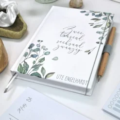 Wochenkalender & Terminplaner 2025 A5 mit vielen Extras personalisiert botanisch mit Olive & Eukalyptus