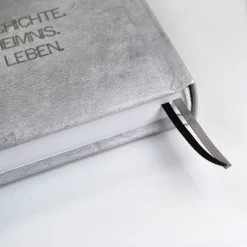 Wochenkalender & Terminplaner 2026 A5 Wochenübersicht / Tagesübersicht / Tagebuch personalisiert hellgrau