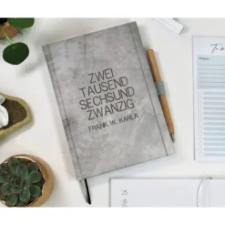 Wochenkalender & Terminplaner 2026 A5 Wochenübersicht / Tagesübersicht / Tagebuch personalisiert hellgrau