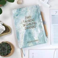 Wochenkalender & Terminplaner 2026 A5 Wochenübersicht / Tagesübersicht / Tagebuch personalisiert hellblau