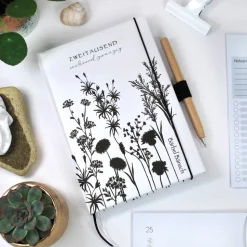Wochenkalender & Terminplaner 2026 A5 Hardcover | viele Extras | personalisiert | schwarz-weiss | floral Wiesenblumen
