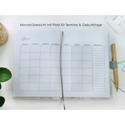 Wochenkalender & Terminplaner 2026 A5 Hardcover Wochenübersicht personalisiert grau pink Kleckse Flecken