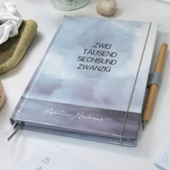 Wochenkalender & Terminplaner 2025 A6 Hardcover Wochenübersicht | personalisiert | hellgrau grau Horizont Meer