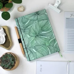 Wochenkalender & Terminplaner 2025 A5 mit vielen Extras personalisiert botanisch Monstera Blätter grün