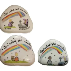 Wohnt jetzt woanders - Ein einzigartiger, individueller Trauerstein