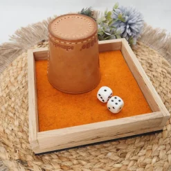 Würfelbrett aus Eiche & Filz – Geräuschdämpfende Würfelunterlage für Brettspiele & Reisen