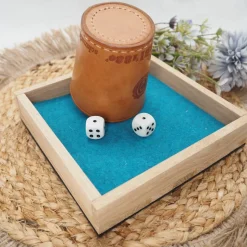 Würfelbrett aus Eiche & Filz – Geräuschdämpfende Würfelunterlage für Brettspiele & Reisen