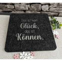 Würfelunterlage aus Filz - rund oder quadratisch - verschiedene Motive