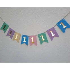 Wunderschöne Girlande zum ersten Geburtstag in Pastellfarben mit goldenen Zahlen 1. Geburtstag Wild One