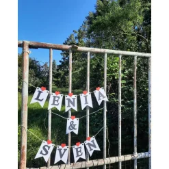 Wunderschöne Girlande zur Hochzeit Namensgirlande mit Herzen handgefertigte personalisierte Dekoration zur Heirat Wimpel