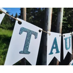 Wunderschöne Girlande zur Taufe mit Glitzereffekt personalisiert mit dem Namen des Taufkindes Namensgirlande in Hellblau