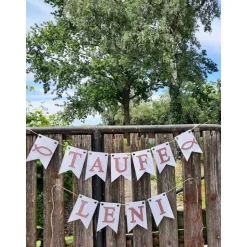 Wunderschöne Girlande zur Taufe mit Glitzereffekt personalisiert mit dem Namen des Taufkindes Namensgirlande Weiß und Ro