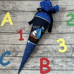 wunderschöne maritime Schultüte / Zuckertüte in Blau mit Segelboot und Fuchs Abenteuer