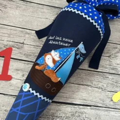 wunderschöne maritime Schultüte / Zuckertüte in Blau mit Segelboot und Fuchs Abenteuer