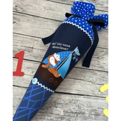wunderschöne maritime Schultüte / Zuckertüte in Blau mit Segelboot und Fuchs Abenteuer