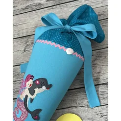 wunderschöne Schultüte aus Stoff in Türkis mit Meerjungfrau & Delfin