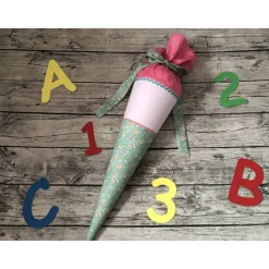 wunderschöne Schultüte aus Stoff mit Rehen in Rosa & Mint nach Wunsch personalisiert