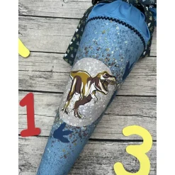 wunderschöne Schultüte Zuckertüte aus Stoff in blau mit tollem Dino -Motiv