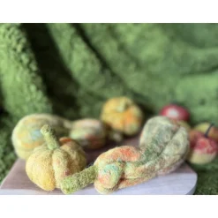 Wundervolle gefilzte Kürbisse Flaschenkürbis Herbstdeko Erntedankfest Wollfilzkürbis