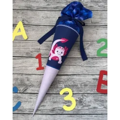 wundervolle Schultüte / Zuckertüte in Blau Flieder mit Axolotl Meer Ozean