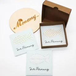 Wunscherfüller zur Firmung - Filzverpackung mit Fisch für Geld oder Gutschein - handgemacht mit Stickerei & Box