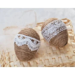 2x  OSTEREIER, Vintage- und Landhausstil, beige/weiß, Spitzenbänder, ca 6 cm