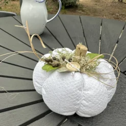 XL Deko Kürbis aus antikem Leinen – Handgemachte Herbstdeko mit Naturakzenten