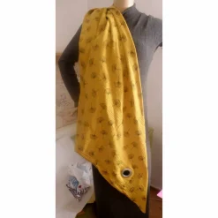 XXL Dreiecktuch  / Musselin Double Gauze / Senfgelb mit schwarzen Gingkoblüten / Schaltuch / Halstuch/ Wickelschal