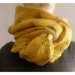 XXL Dreiecktuch  / Musselin Double Gauze / Senfgelb mit schwarzen Gingkoblüten / Schaltuch / Halstuch/ Wickelschal