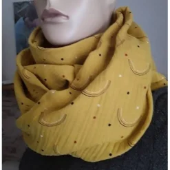 XXL Dreiecktuch  / Musselin Double Gauze / Senfgelb mit Regenbögen / Schaltuch / Halstuch/ Wickelschal/ Loop