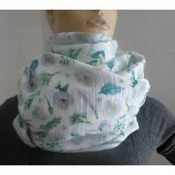 XXL Dreiecktuch  / Musselin Double Gauze / Weiß mit Blüten und Blättern / Schaltuch / Halstuch/ Wickelschal/ Loop